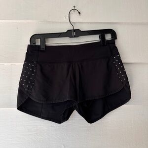 Lululemon speed up low rise lined shorts